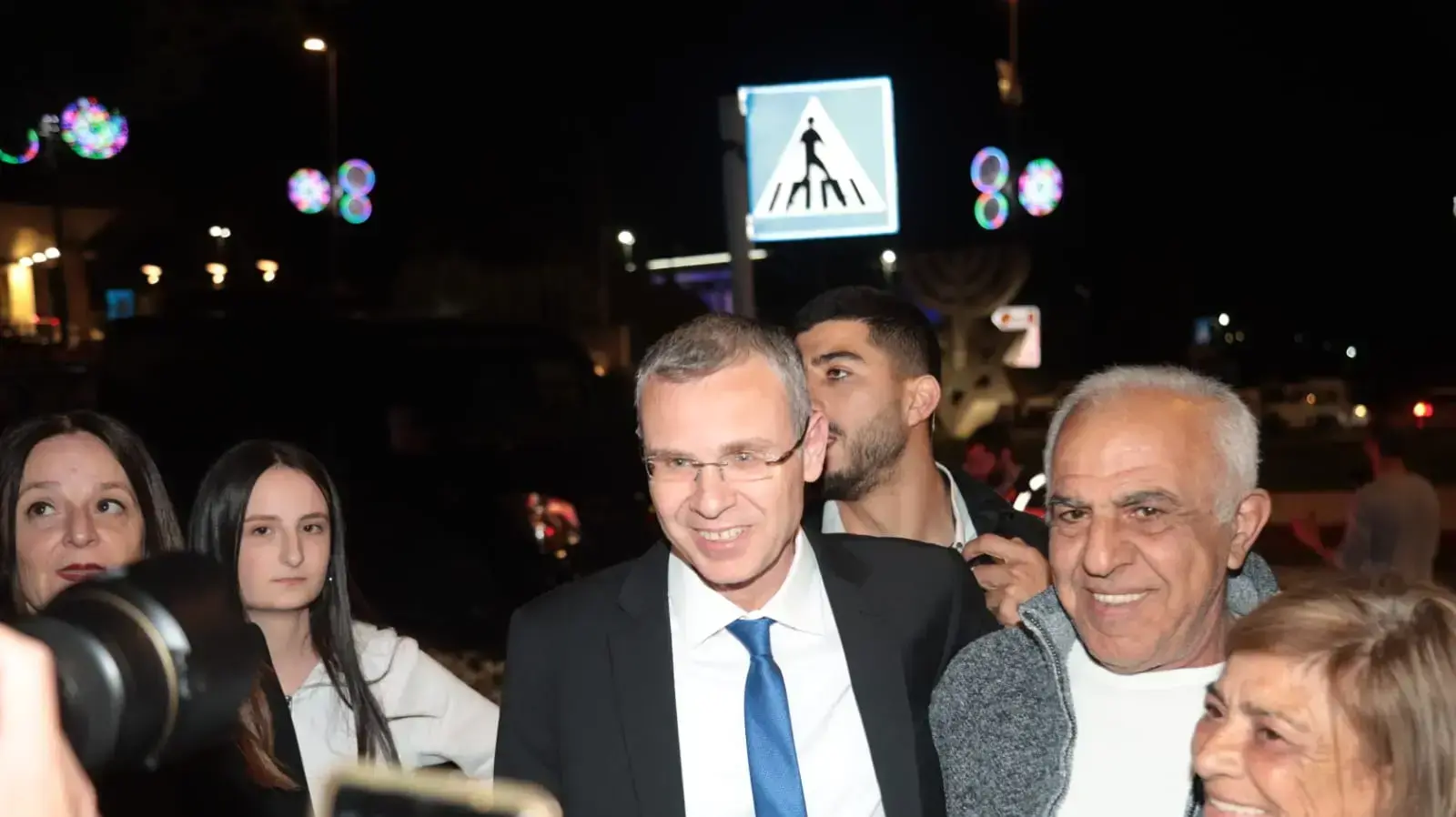 יריב לוין בהפגנה בעד המהפכה המשפטית, ירושלים. 27 באפריל 2023 יריב לוין בהפגנה בעד המהפכה המשפטית, ירושלים. 27 באפריל 2023