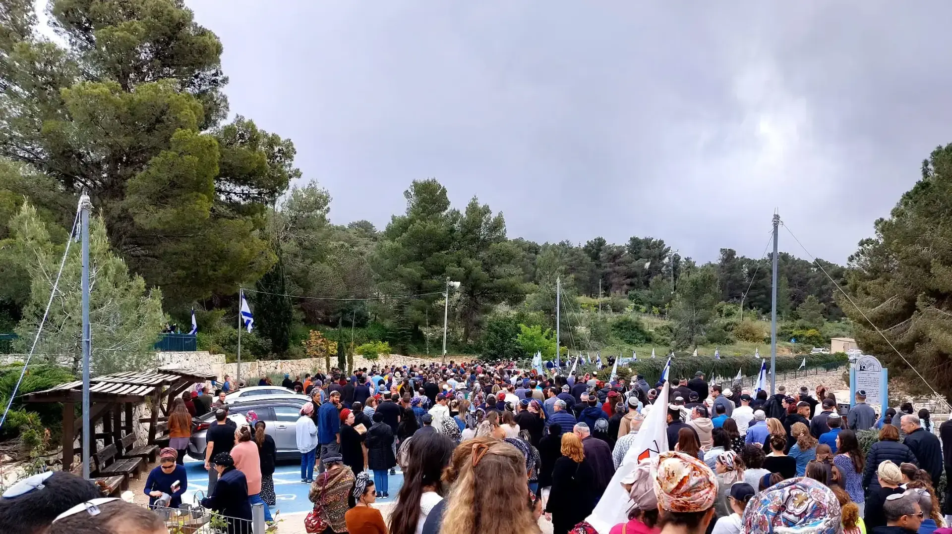 הלווייתו של מעין דומנוביץ', התינוק שנהרג בתאונת דרכים בכביש 40 בדרום. 28 באפריל 2023 הלווייתו של מעין דומנוביץ', התינוק שנהרג בתאונת דרכים בכביש 40 בדרום. 28 באפריל 2023
