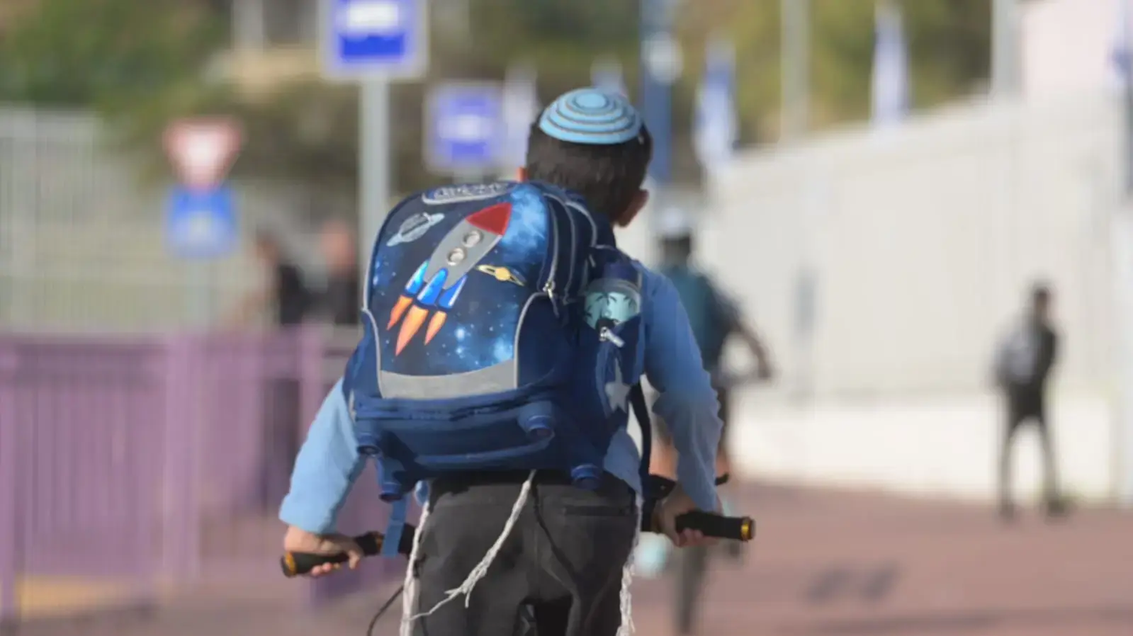 חזרה לשגרה בשדרות, לאחר ליל לחימה ברצועת עזה. 3 במאי 2023 חזרה לשגרה בשדרות, לאחר ליל לחימה ברצועת עזה. 3 במאי 2023
