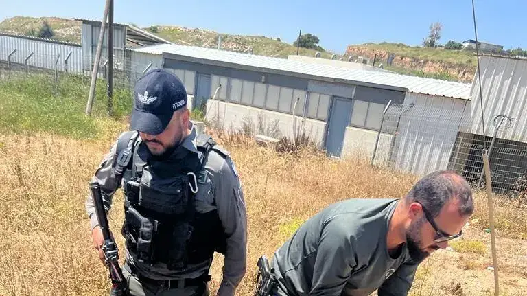 לוחמי משמר הגבול חילצו צבי שאותר פצוע סמוך לגדר המערכת ליד ירושלים לוחמי משמר הגבול חילצו צבי שאותר פצוע סמוך לגדר המערכת ליד ירושלים