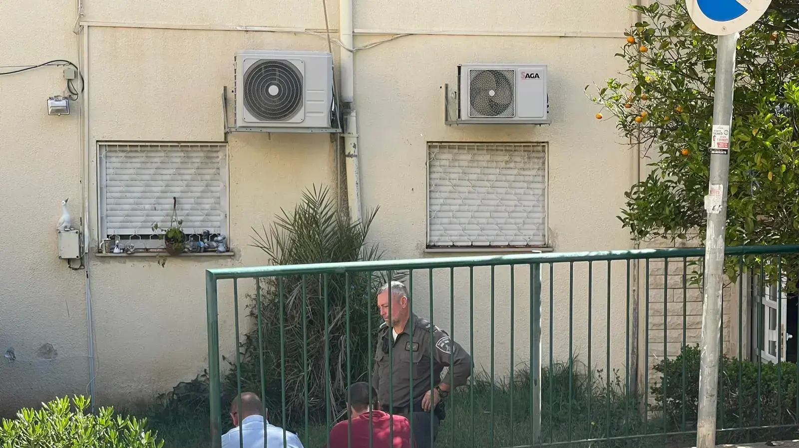 האב שמצא את בנו ואשתו ללא רוח חיים בביתם, חיפה, 4 במאי 2023 האב שמצא את בנו ואשתו ללא רוח חיים בביתם, חיפה, 4 במאי 2023