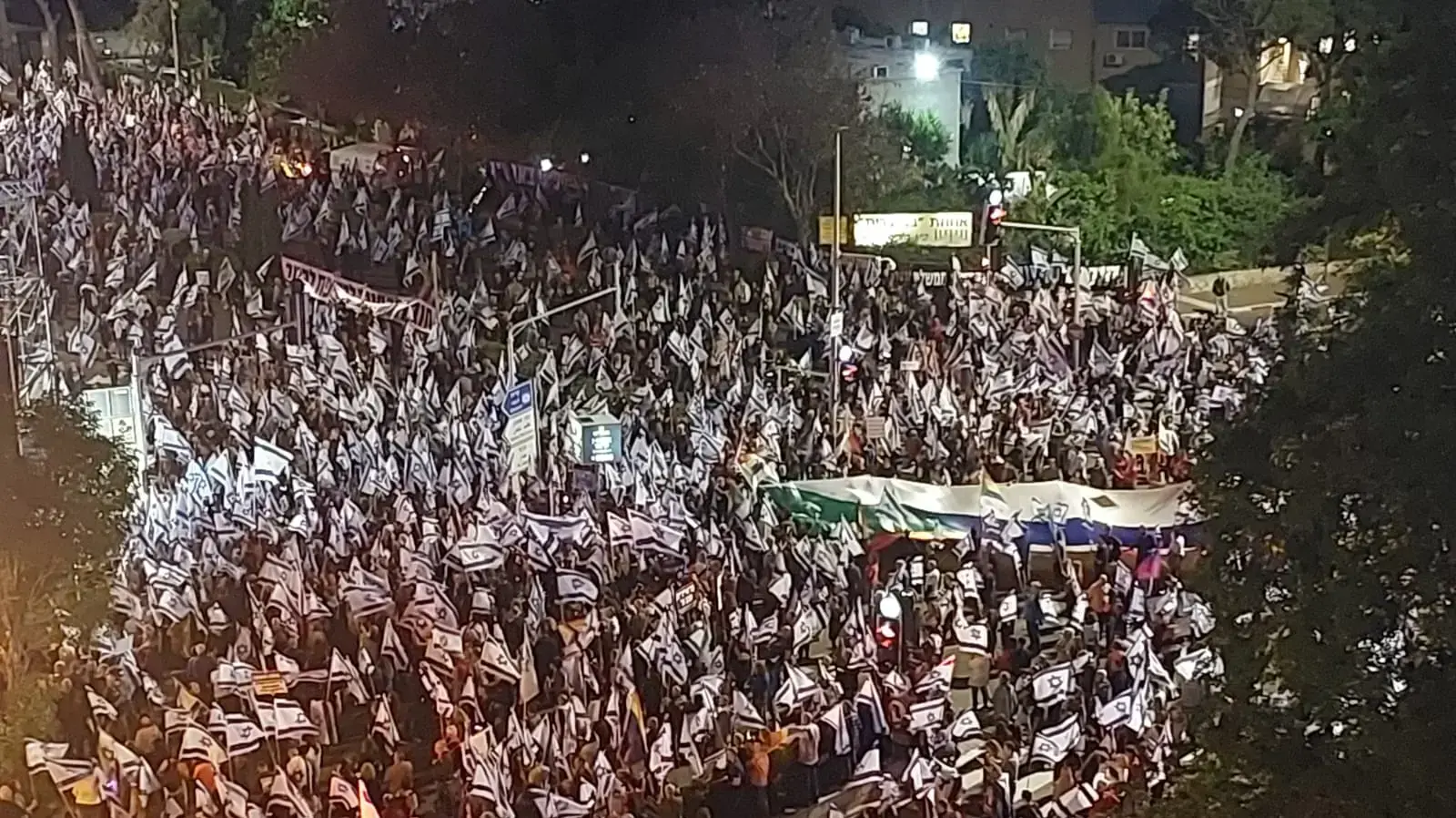 הפגנה נגד המהפכה המשפטית, חיפה. 6 במאי 2023 הפגנה נגד המהפכה המשפטית, חיפה. 6 במאי 2023