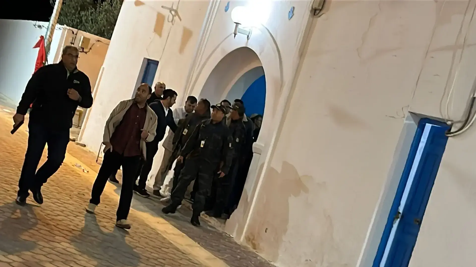 תיעוד פיגוע בבית כנסת בל"ג עומר, ג'רבה, תוניסיה, 10 במאי 2023 תיעוד פיגוע בבית כנסת בל"ג עומר, ג'רבה, תוניסיה, 10 במאי 2023