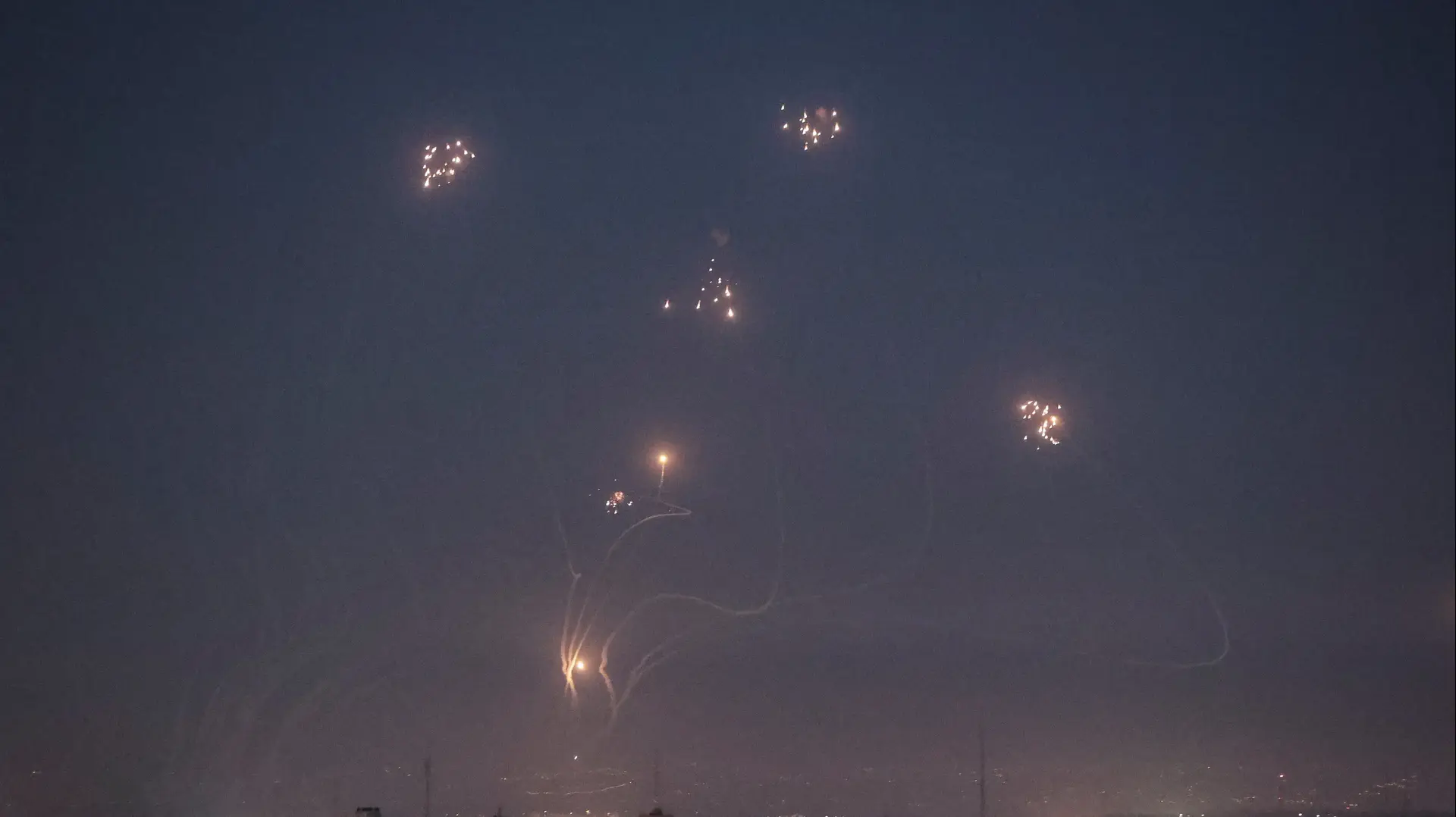 יירוטים מעל שמי שדרות
10 במאי 2023 יירוטים מעל שמי שדרות
10 במאי 2023