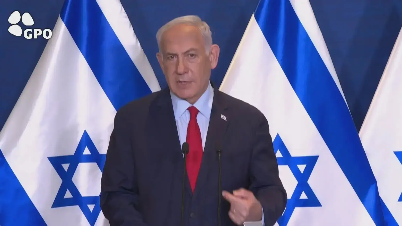 בנימין נתניהו בהצהרה לתקשורת במהלך מבצע מגן וחץ. 10 במאי 2023 בנימין נתניהו בהצהרה לתקשורת במהלך מבצע מגן וחץ. 10 במאי 2023