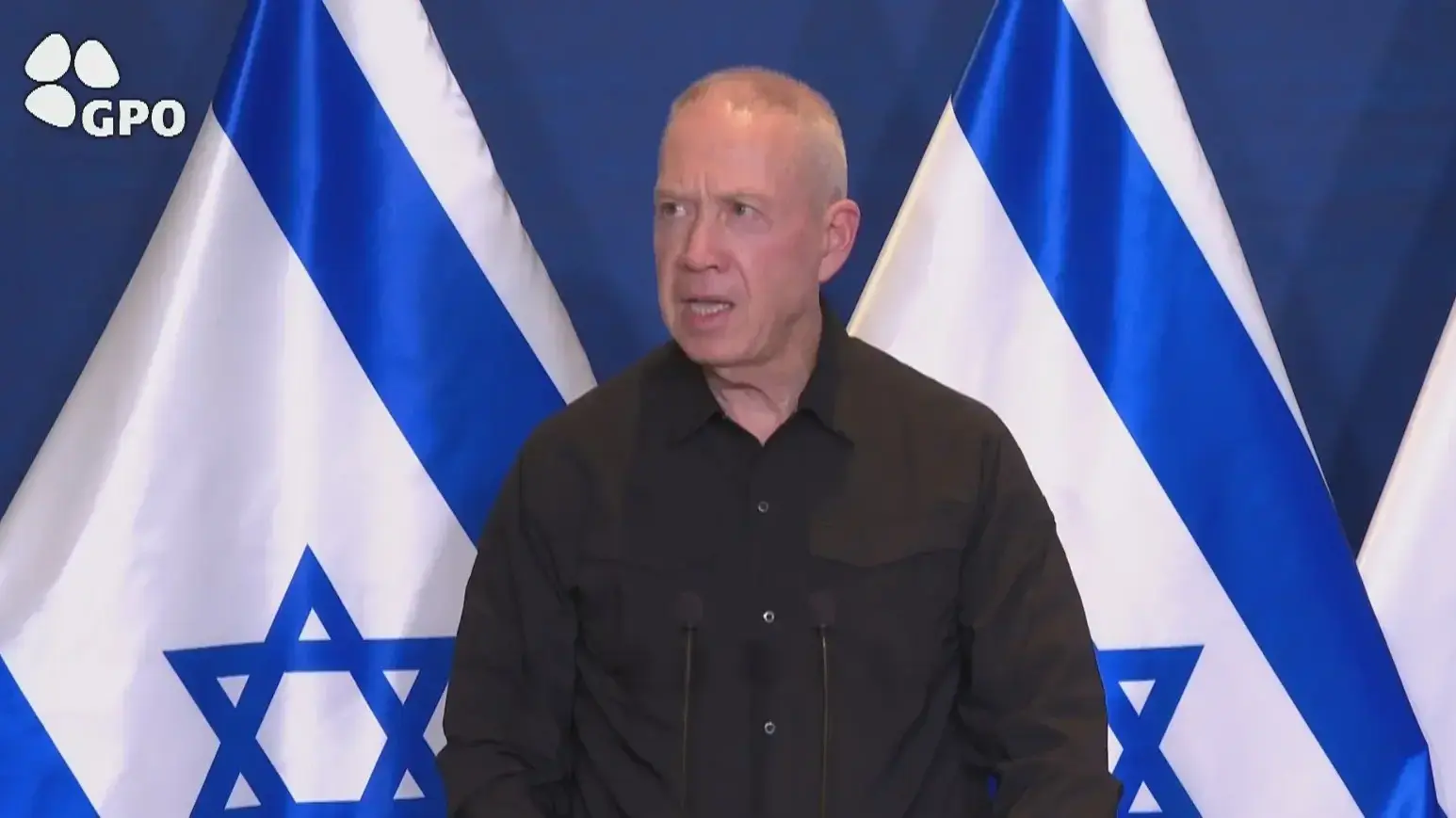 יואב גלנט בהצהרה לתקשורת במהלך מבצע מגן וחץ. 10 במאי 2023 יואב גלנט בהצהרה לתקשורת במהלך מבצע מגן וחץ. 10 במאי 2023