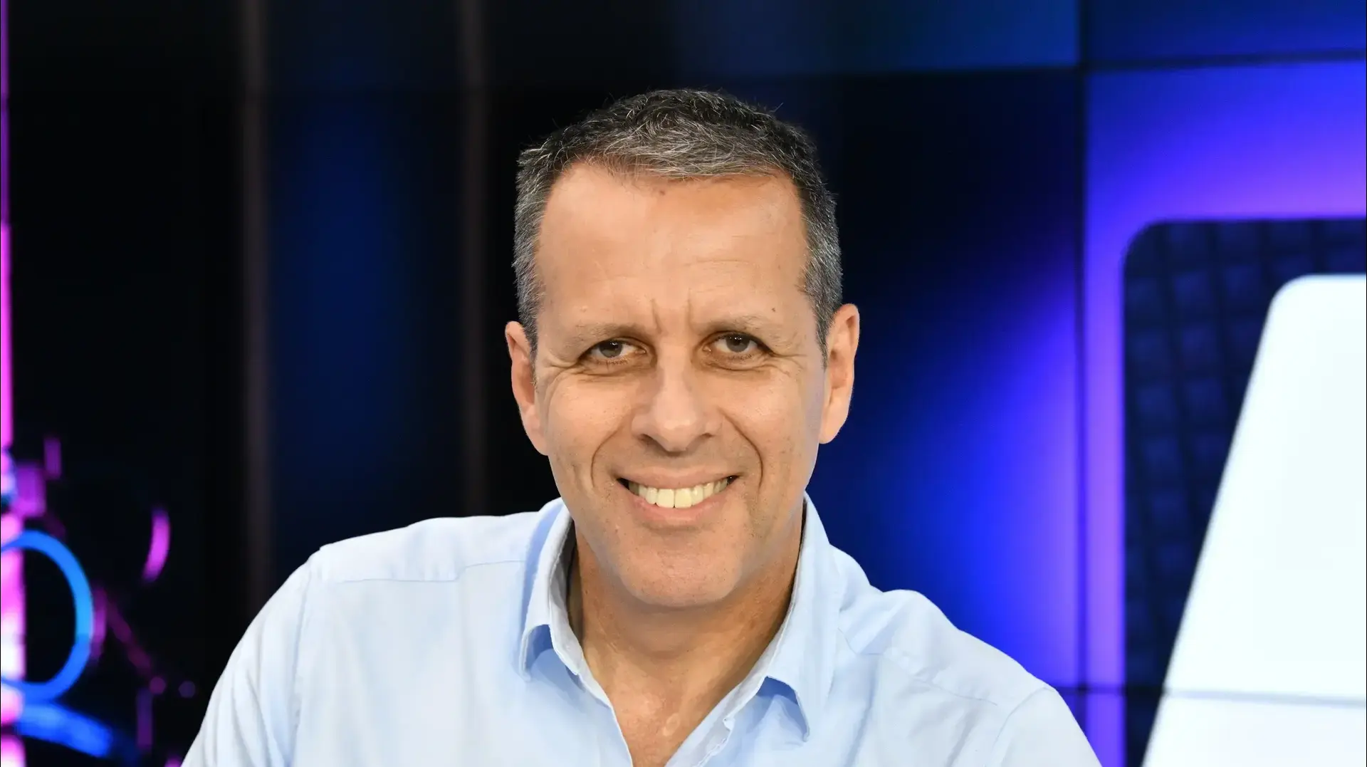 רונן צור מגזין קטנה רונן צור מגזין קטנה