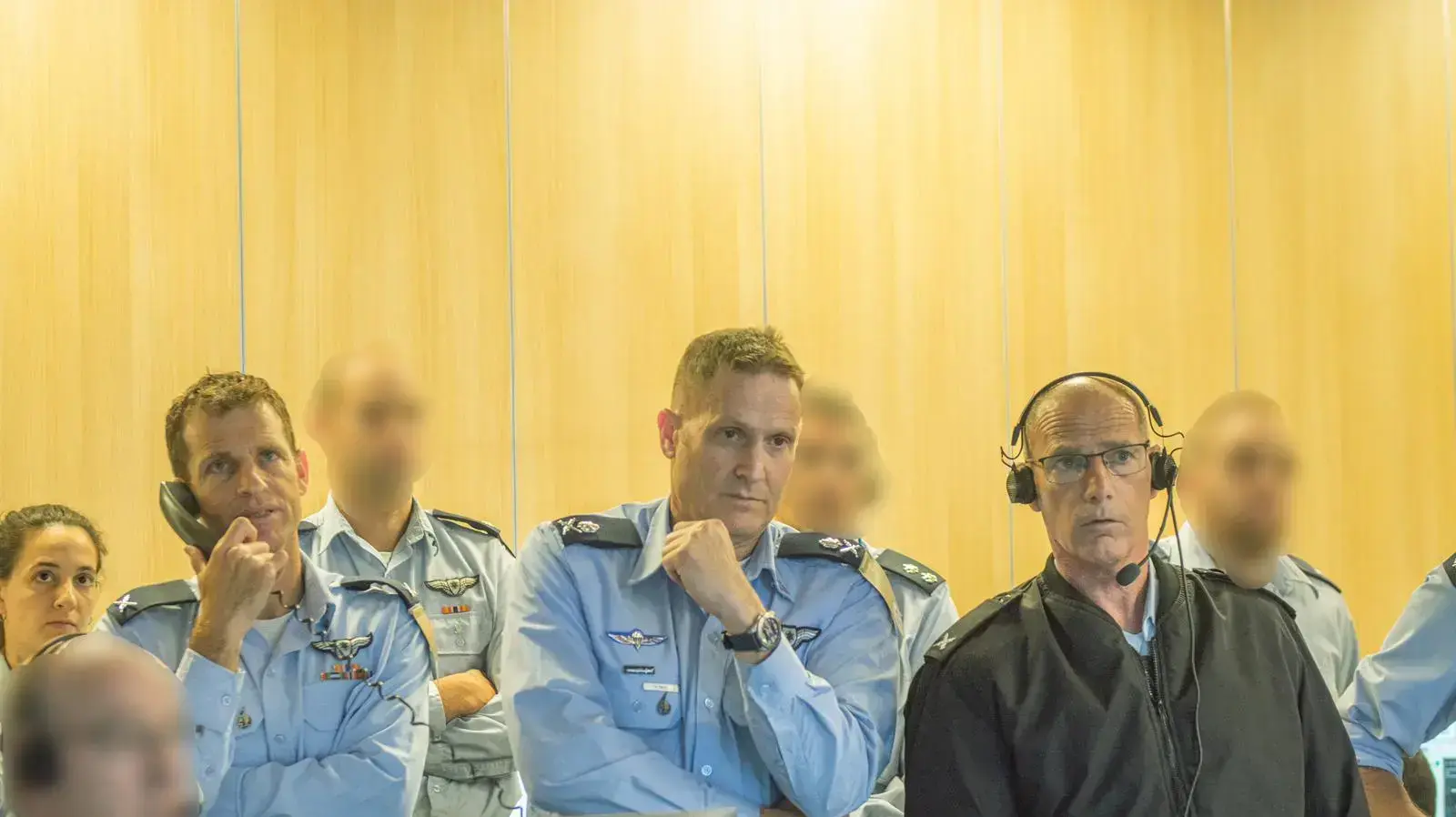 מפקד חיל האוויר, אלוף תומר בר, וראש להק מבצעי אוויר, תת-אלוף עומר טישלר, מפקדים על הסיכול ברצועת עזה מבור חיל האוויר, 11 במאי 2023 מפקד חיל האוויר, אלוף תומר בר, וראש להק מבצעי אוויר, תת-אלוף עומר טישלר, מפקדים על הסיכול ברצועת עזה מבור חיל האוויר, 11 במאי 2023