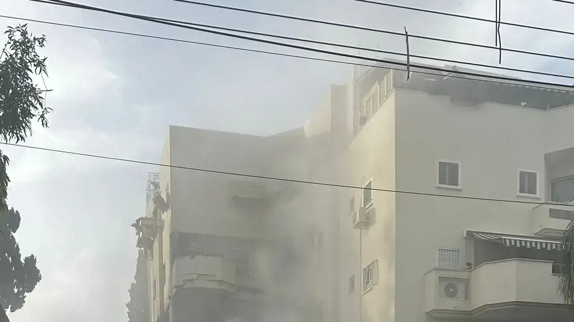 תיעוד נפילת רקטה, רחובות, 11 במאי 2023 תיעוד נפילת רקטה, רחובות, 11 במאי 2023