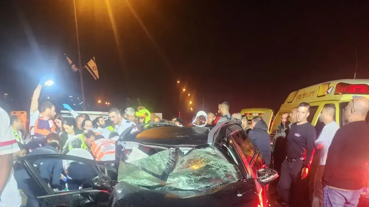 זירת התאונה בצומת גבעון, 13 במאי 2023 זירת התאונה בצומת גבעון, 13 במאי 2023