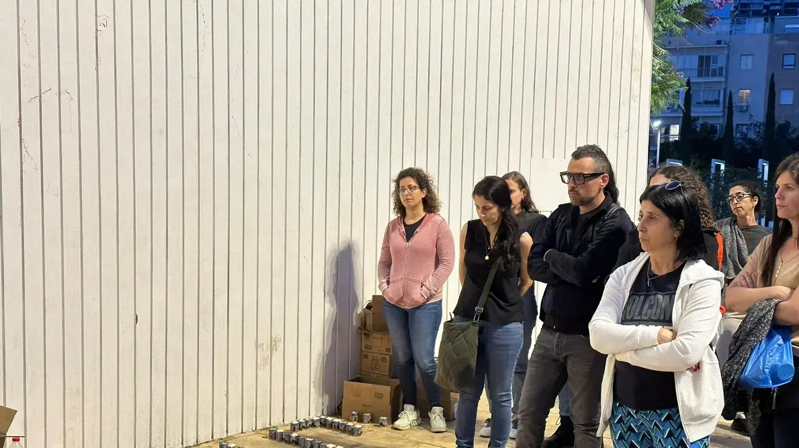 טקס לזכרה של יעל גרינברג קורבן האונס בשמרת, כיכר הבימה בתל אביב 14 במאי 2023 טקס לזכרה של יעל גרינברג קורבן האונס בשמרת, כיכר הבימה בתל אביב 14 במאי 2023