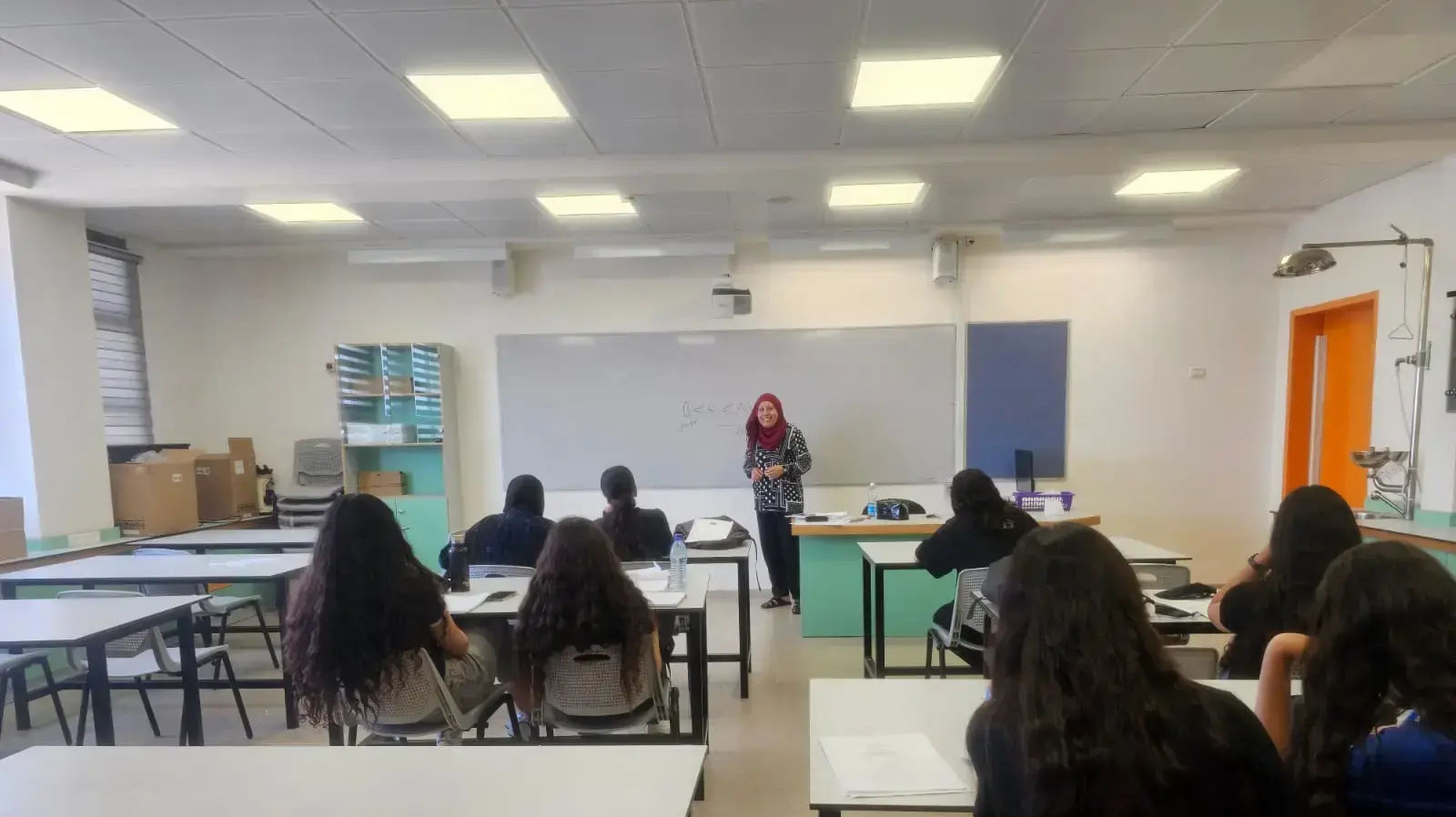 המחנכת המצטיינת חזנה טעאון. המחנכת המצטיינת חזנה טעאון.