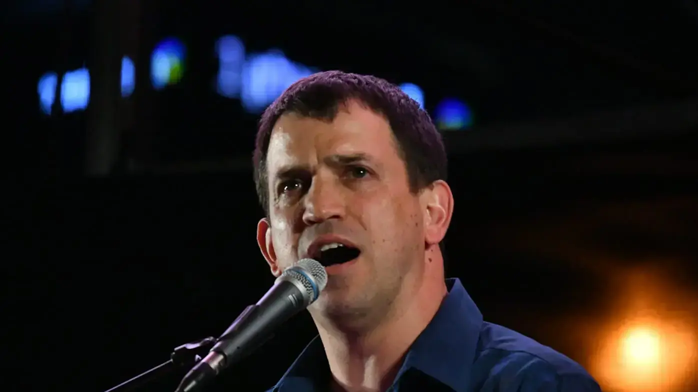 שאול מרידור,הפגנה נגד המהפכה המשפטית, קפלן ת"א, 20 במאי 2023 שאול מרידור,הפגנה נגד המהפכה המשפטית, קפלן ת"א, 20 במאי 2023