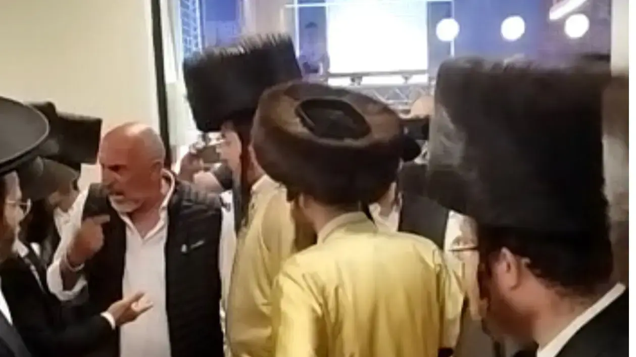 עימות בין חרדים מחריש לתושבים שבילו בג'ימוברי שהיה פתוח בשבת, 21 במאי 2023