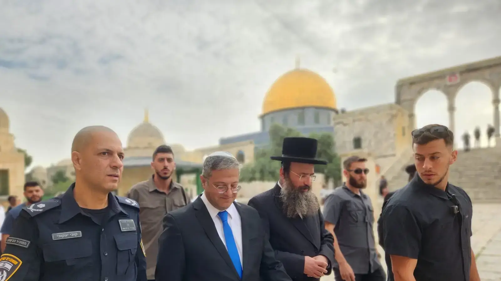 איתמר בן גביר עלה להר הבית, בתאריך העברי אותו מציינים את ראש חודש סיוון. 21 במאי 2023 איתמר בן גביר עלה להר הבית, בתאריך העברי אותו מציינים את ראש חודש סיוון. 21 במאי 2023