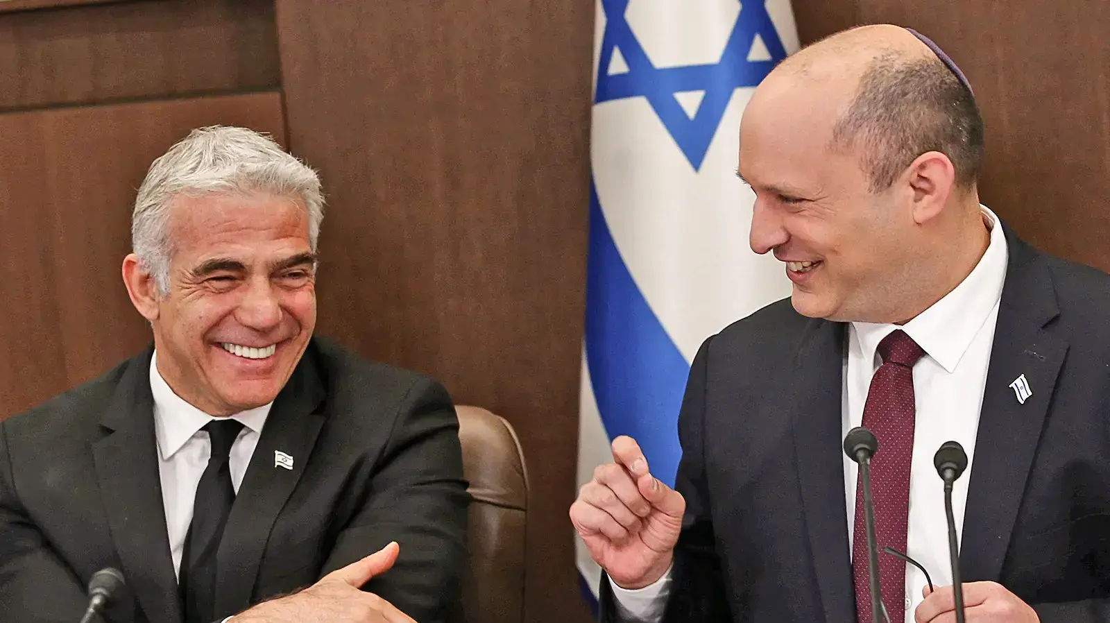 שר החוץ יאיר לפיד וראש הממשלה נפתלי בנט, ישיבת ממשלה, 19 ביוני 2022 שר החוץ יאיר לפיד וראש הממשלה נפתלי בנט, ישיבת ממשלה, 19 ביוני 2022