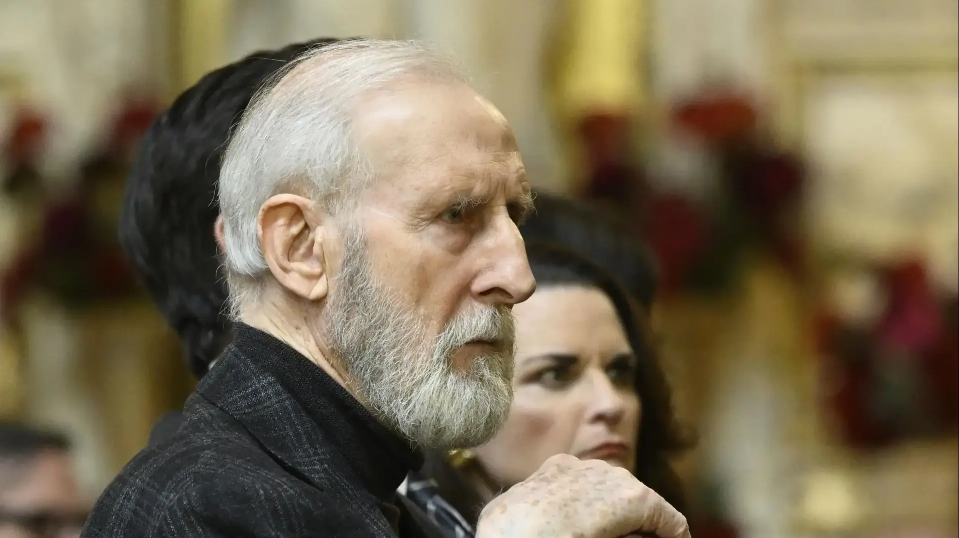 ג'יימס קרומוול, "יורשים" עונה 4 פרק 9 ג'יימס קרומוול, "יורשים" עונה 4 פרק 9