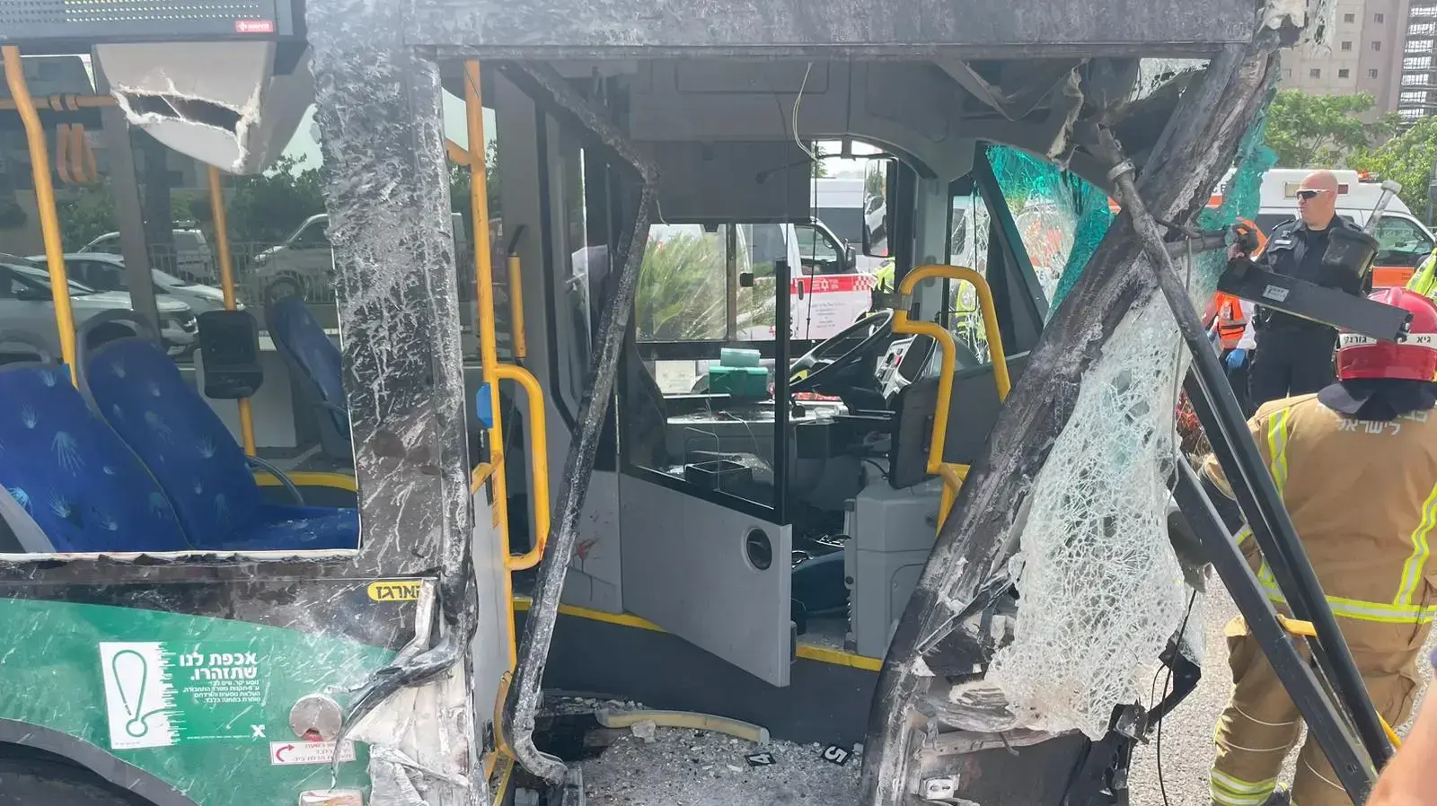 תאונת דרכים עם מספר נפגעים סמוך לצומת מסעדת מקסים, דרך ההגנה, חיפה. 22 במאי 2023 תאונת דרכים עם מספר נפגעים סמוך לצומת מסעדת מקסים, דרך ההגנה, חיפה. 22 במאי 2023