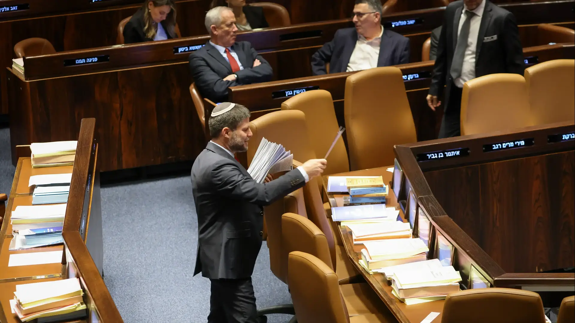 בצלאל סמוטריץ' במליאת הכנסת - הצבעות על התקציב. 23 במאי 2023 בצלאל סמוטריץ' במליאת הכנסת - הצבעות על התקציב. 23 במאי 2023