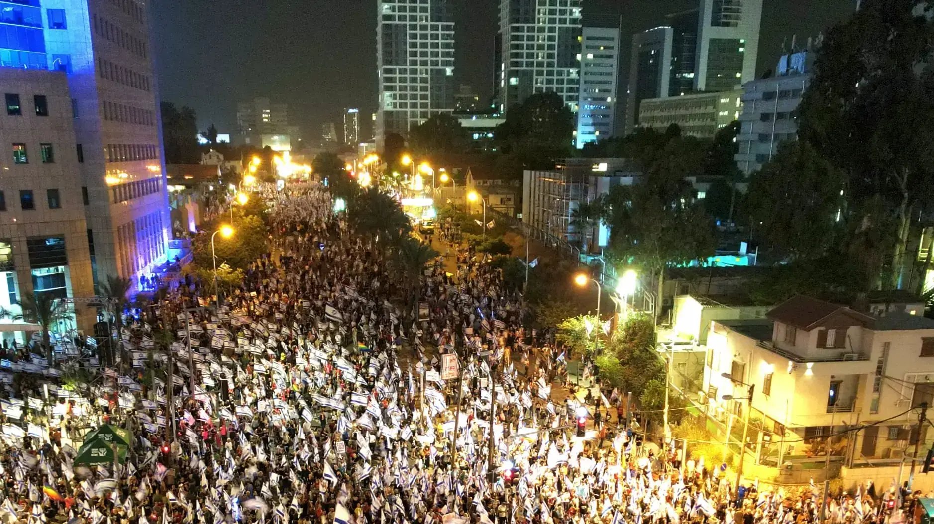 הפגנה נגד המהפכה המשפטית, קפלן, תל אביב. 27 במאי 2023 הפגנה נגד המהפכה המשפטית, קפלן, תל אביב. 27 במאי 2023