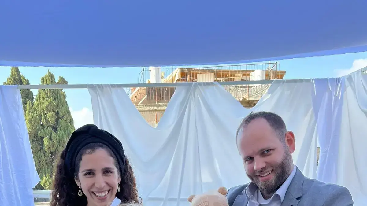 מאיר תמרי, הנרצח בפיגוע הירי ביישוב חרמש שבשומרון, יחד עם אשתו וילדיו מאיר תמרי, הנרצח בפיגוע הירי ביישוב חרמש שבשומרון, יחד עם אשתו וילדיו