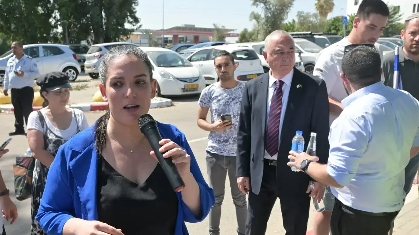 הפגנה מחוץ לדיון ועדת השחרורים בעניינו של וליד דקה שרצח את החייל משה תמם, כלא מעשיהו,31 במאי 2023 הפגנה מחוץ לדיון ועדת השחרורים בעניינו של וליד דקה שרצח את החייל משה תמם, כלא מעשיהו,31 במאי 2023
