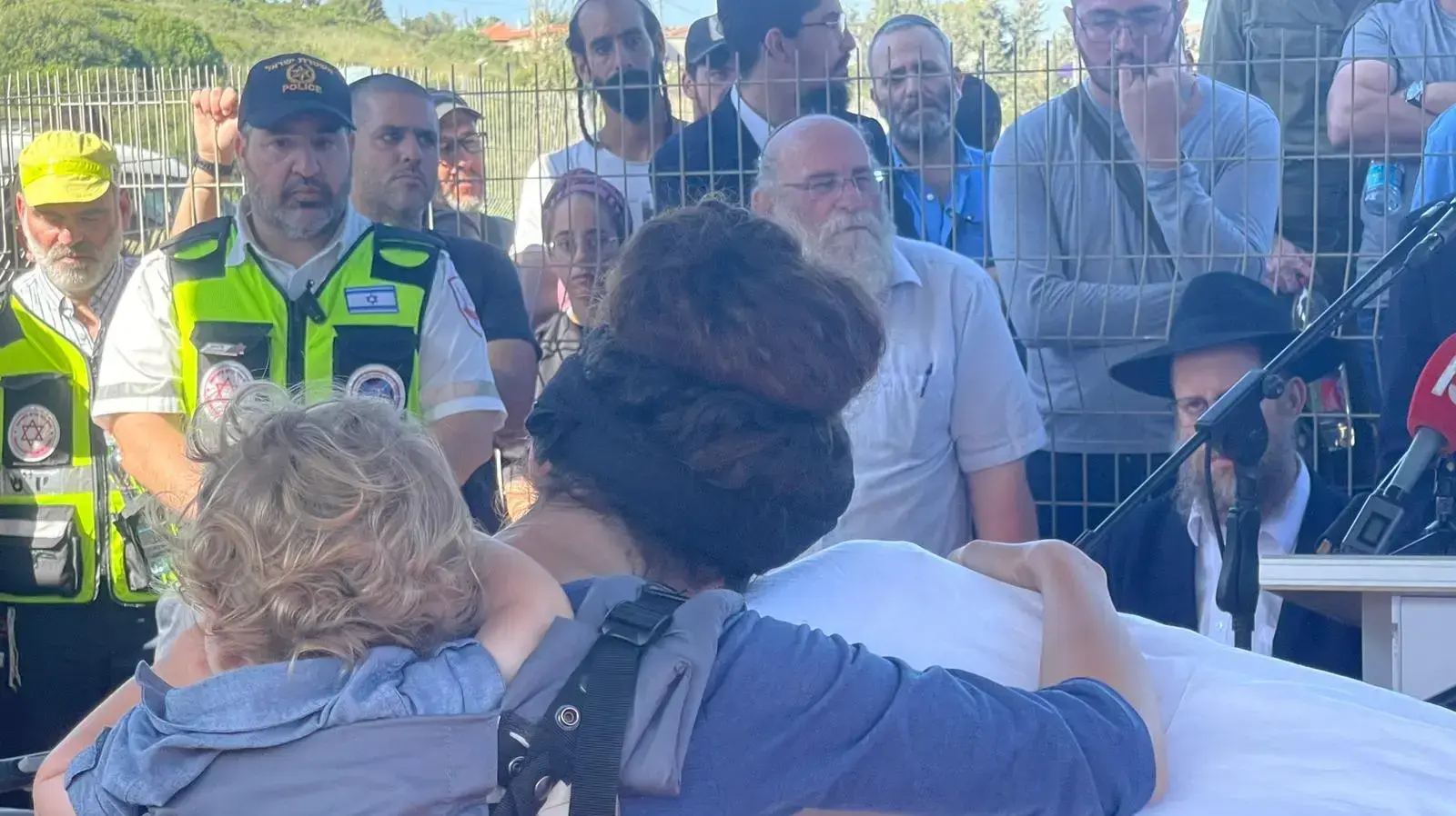 הלווית הנרצח מאיר תמרי בפיגוע בחרמש, בית העלמין שקד. 31 במאי 2023 הלווית הנרצח מאיר תמרי בפיגוע בחרמש, בית העלמין שקד. 31 במאי 2023