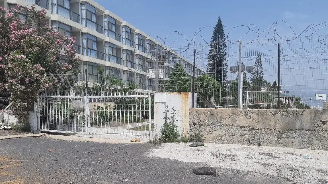 גדר מסביב לחוף מלון רון, טבריה גדר מסביב לחוף מלון רון, טבריה