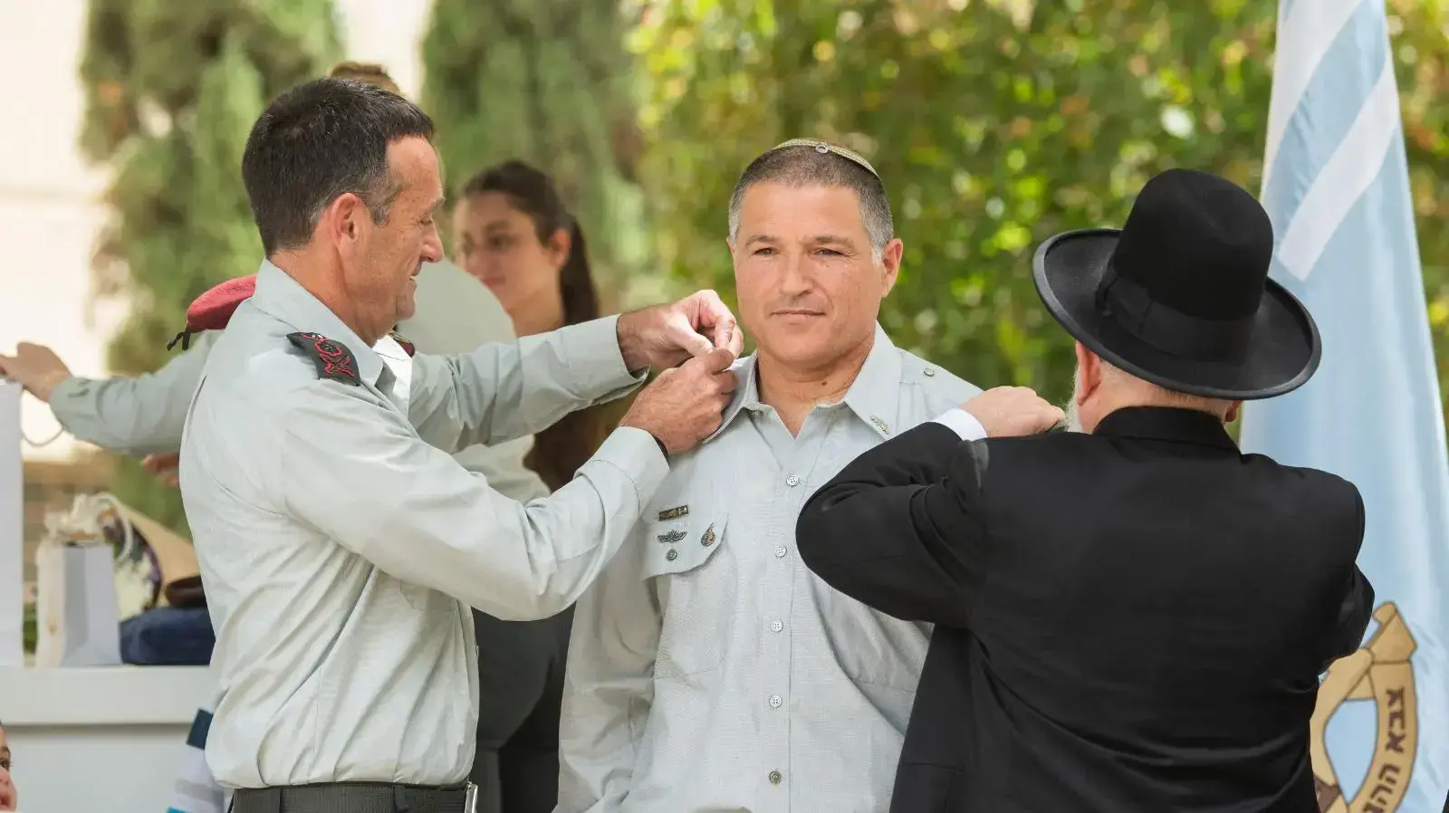 אלוף דוד זיני בטקס המינוי למפקד פיקוד ההכשרות והאימונים בזרוע היבשה ולמפקד הגיס המטכ״לי, 1 ביוני 2023 אלוף דוד זיני בטקס המינוי למפקד פיקוד ההכשרות והאימונים בזרוע היבשה ולמפקד הגיס המטכ״לי, 1 ביוני 2023