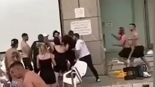 קטטה במלון סיטי טאוור ברמת גן בין שני עובדי מלון לבין אורחים על שפת הבריכה