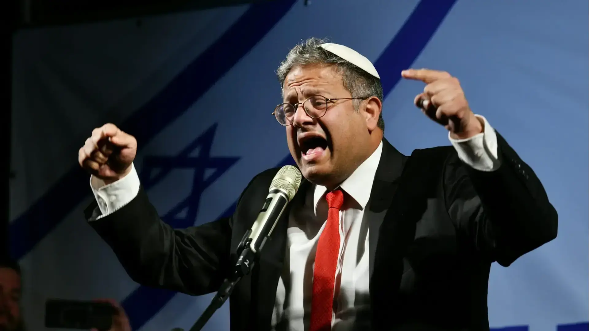 איתמר בן גביר, הפגנת הימין בעד המהפכה המשפטית, רחבת מוזיאון ת"א,ת"א 1 ביוני 2023 איתמר בן גביר, הפגנת הימין בעד המהפכה המשפטית, רחבת מוזיאון ת"א,ת"א 1 ביוני 2023