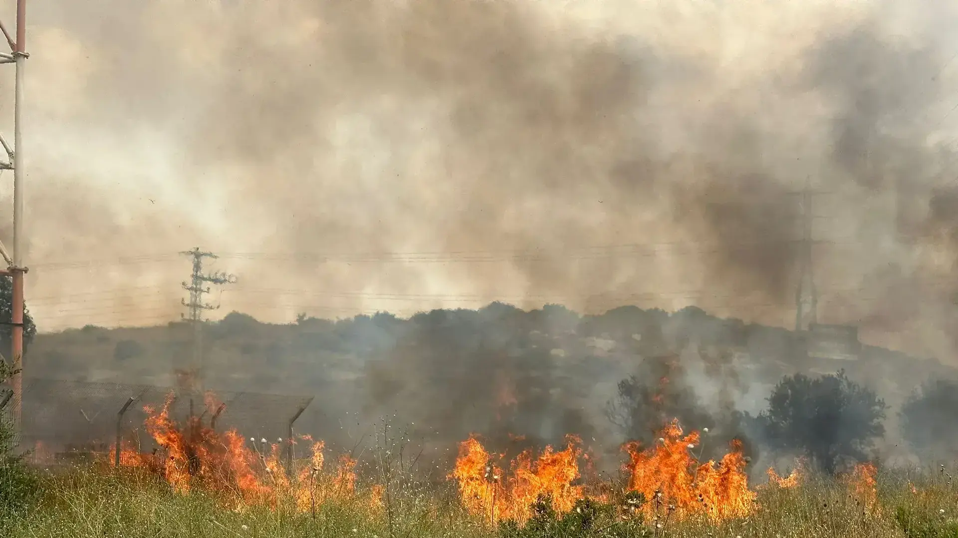 שריפת שטחים פתוחים שהחלה בצומת שילת ובחסות הרוחות מתקדמת לעבר איזור כפר רות
2 ביוני 2023 שריפת שטחים פתוחים שהחלה בצומת שילת ובחסות הרוחות מתקדמת לעבר איזור כפר רות
2 ביוני 2023