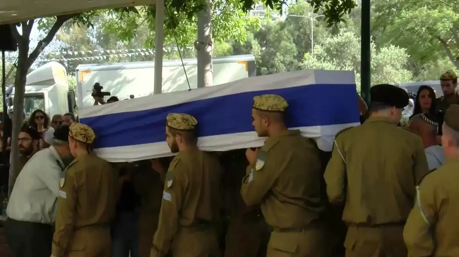 הלווית ליה בן נון, בית עלמין צבאי ראשון לציון. 4 ביוני 2023 הלווית ליה בן נון, בית עלמין צבאי ראשון לציון. 4 ביוני 2023