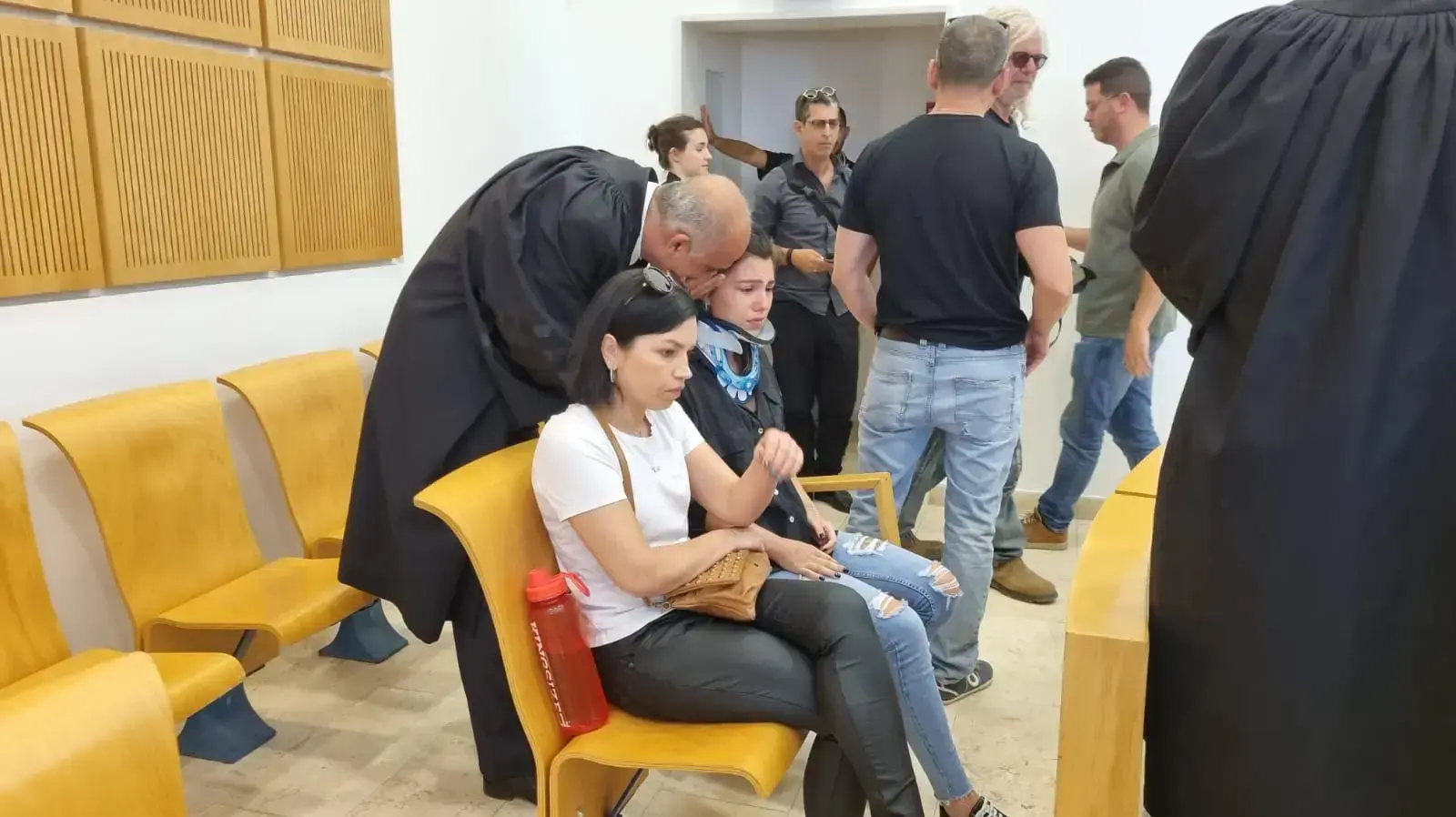יאנה בלום הצעירה שגרמה לתאונה בנגב בה נהרג התינוק מעין דומנוביץ', בהקראת כתב האישום, בימ"ש מחוזי ב"ש, 5 ביוני 2023 יאנה בלום הצעירה שגרמה לתאונה בנגב בה נהרג התינוק מעין דומנוביץ', בהקראת כתב האישום, בימ"ש מחוזי ב"ש, 5 ביוני 2023