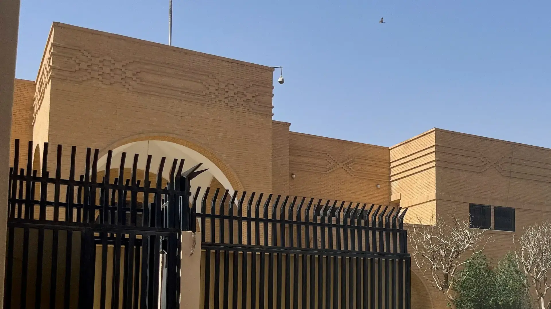 People stand outside the Iranian embassy in Riyadh, Saudi Arabia, April 12, 2023. REUTERS/Aziz El Yaakoubi
People stand outside the Iranian embassy in Riyadh, Saudi Arabia, April 12, 2023. REUTERS/Aziz El Yaakoubi