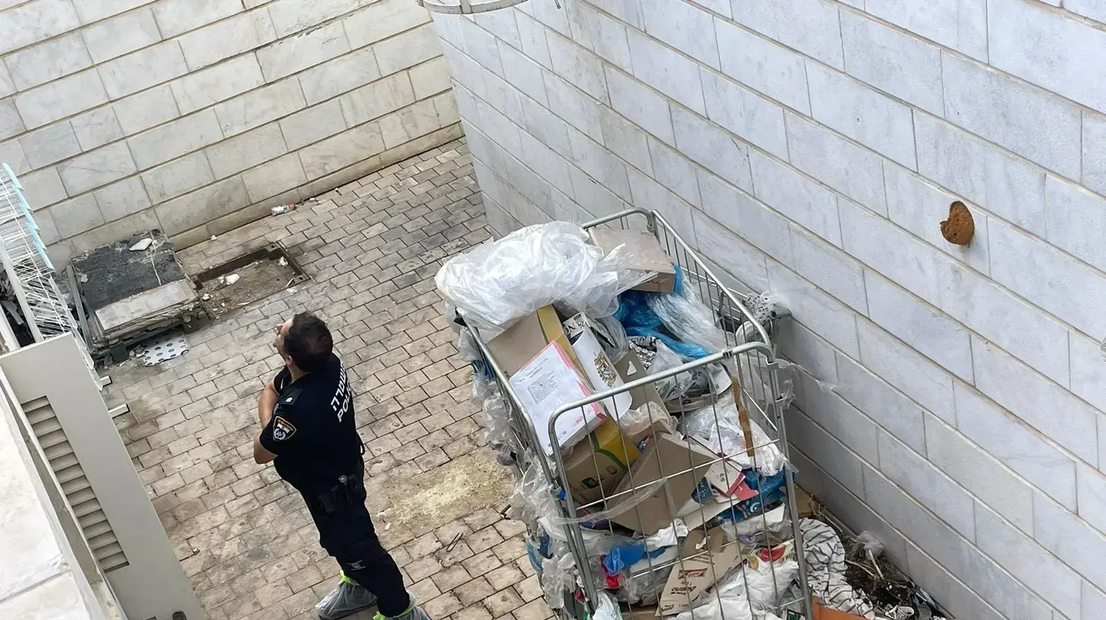 אישה אותרה ללא רוח חיים בפח אשפה בחריש, 07 ביוני 2023 אישה אותרה ללא רוח חיים בפח אשפה בחריש, 07 ביוני 2023
