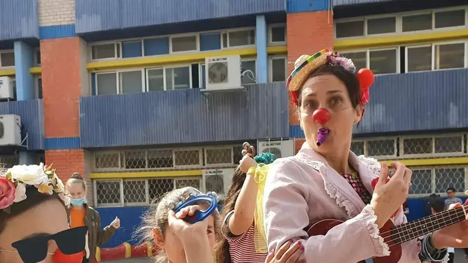 ליצנות חינוכית ליצנות חינוכית