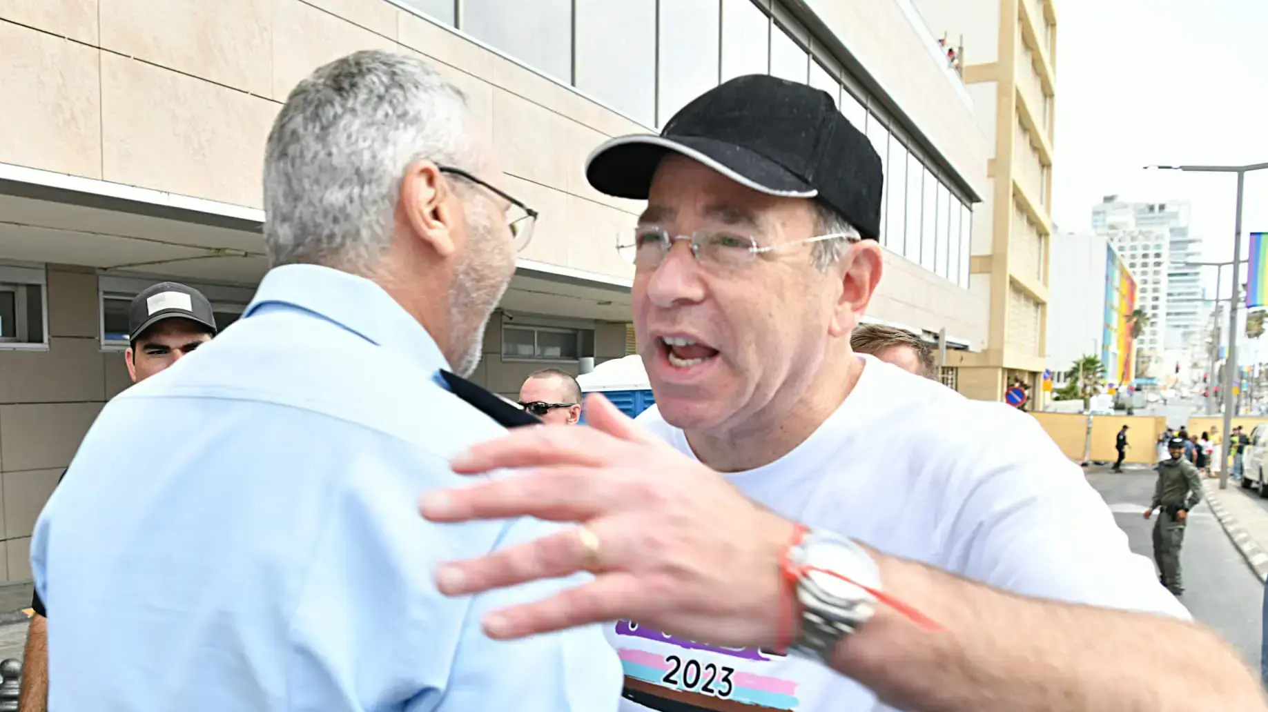 שגריר ארצות ברית בישראל עם עמי אשד, מצעד הגאווה בתל אביב. 8 ביוני 2023 שגריר ארצות ברית בישראל עם עמי אשד, מצעד הגאווה בתל אביב. 8 ביוני 2023