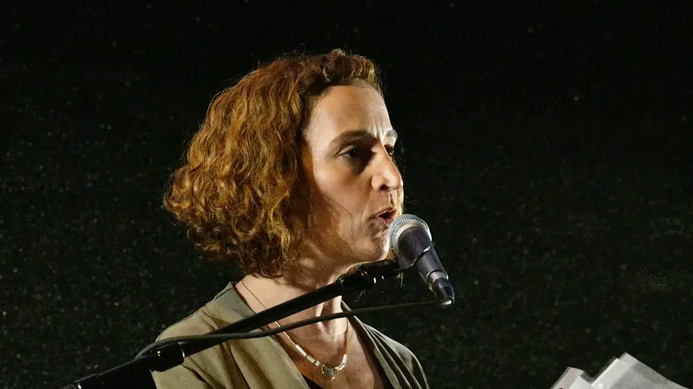 עינת גז, הפגנה נגד המהפכה המשפטית, קפלן ת"א, 10 ביוני 2023 עינת גז, הפגנה נגד המהפכה המשפטית, קפלן ת"א, 10 ביוני 2023