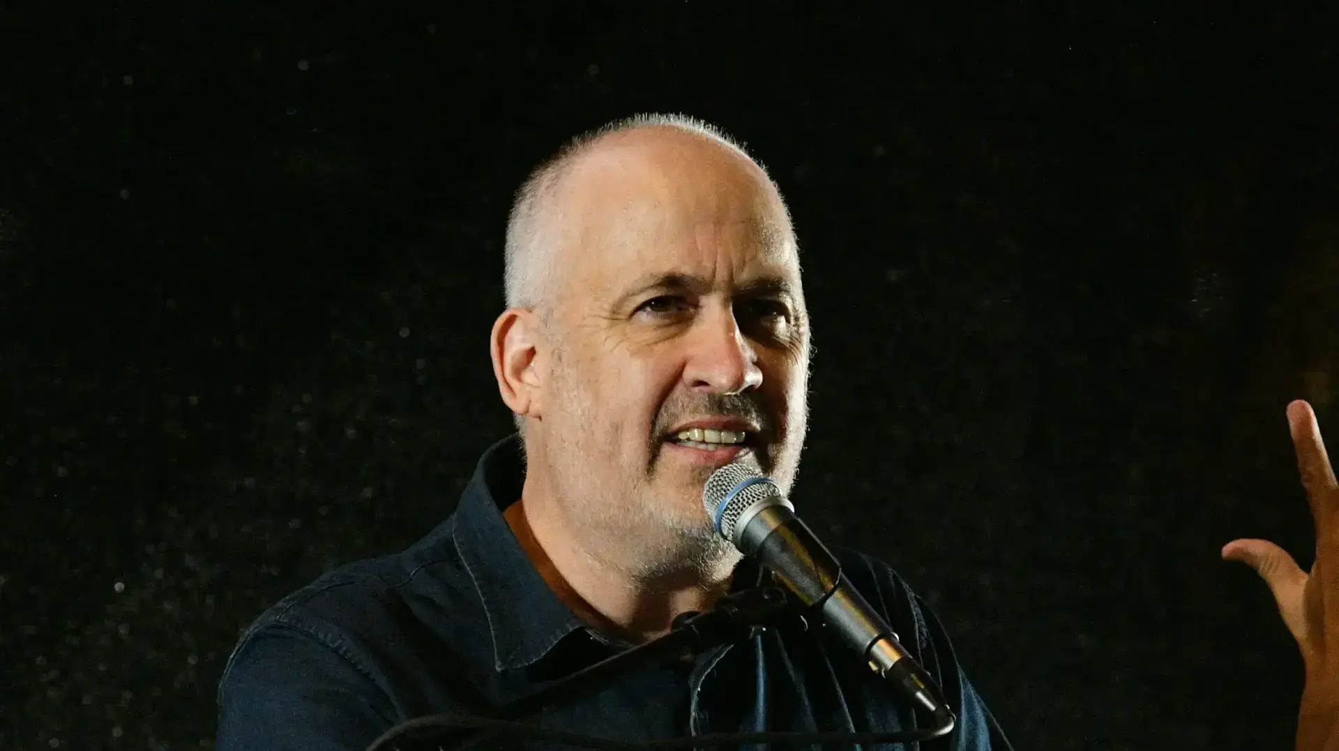 גיא רולניק, הפגנה נגד המהפכה המשפטית, קפלן ת"א, 10 ביוני 2023 גיא רולניק, הפגנה נגד המהפכה המשפטית, קפלן ת"א, 10 ביוני 2023