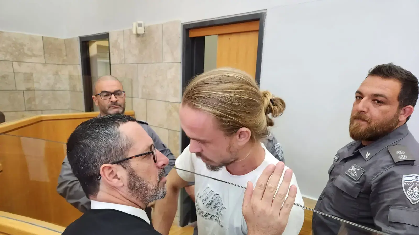 עו"ד יובל זמר עם דניס מוקין בהגשת כתב האישום בגין רצח בכוונה של דיאר עומרי, בימ"ש מחוזי נצרת, 11 ביוני 2023 עו"ד יובל זמר עם דניס מוקין בהגשת כתב האישום בגין רצח בכוונה של דיאר עומרי, בימ"ש מחוזי נצרת, 11 ביוני 2023