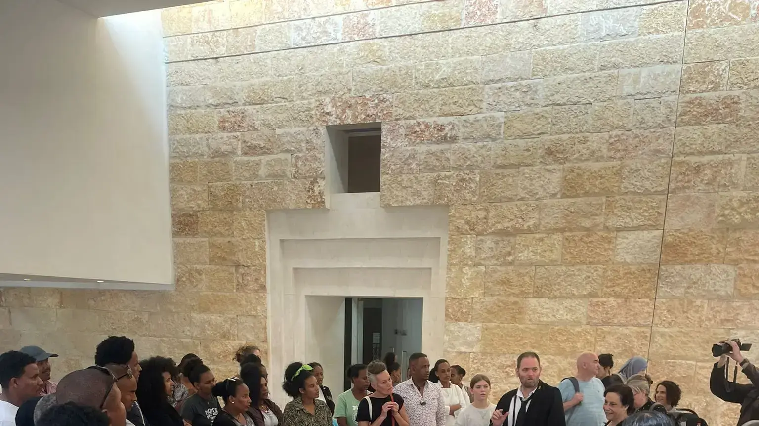 דיון בעתירה נגד הפרדת מבקשי המקלט בבתי הספר בתל אביב, 11 ביוני 2023 דיון בעתירה נגד הפרדת מבקשי המקלט בבתי הספר בתל אביב, 11 ביוני 2023