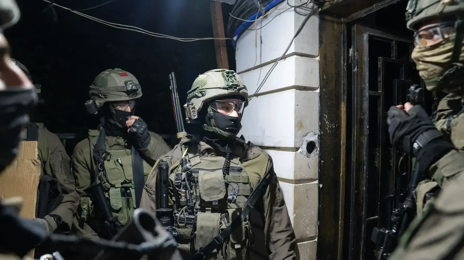 כוחות צה"ל ומג"ב הרסו בשכונת רפידיה שבעיר שכם, את בית המחבל אסאמה טוויל שביצע פיגוע ירי יחד במהלכו נפל לוחם סיירת גבעתי, סמל-ראשון עידו ברוך, 15 ביוני 2023 כוחות צה"ל ומג"ב הרסו בשכונת רפידיה שבעיר שכם, את בית המחבל אסאמה טוויל שביצע פיגוע ירי יחד במהלכו נפל לוחם סיירת גבעתי, סמל-ראשון עידו ברוך, 15 ביוני 2023