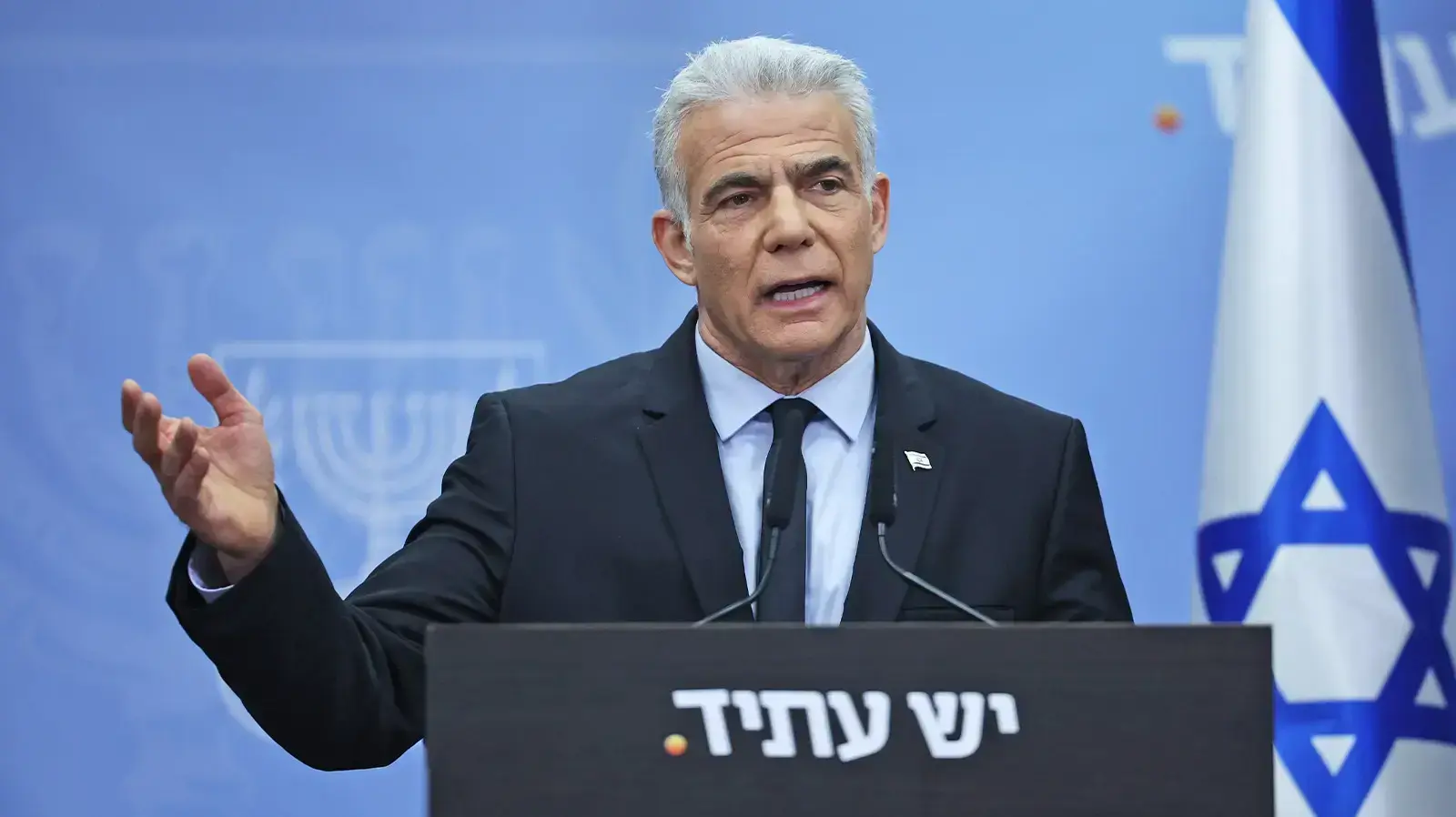 יאיר לפיד בישיבת סיעת של מפלגת יש עתיד 29 במאי 2023 יאיר לפיד בישיבת סיעת של מפלגת יש עתיד 29 במאי 2023