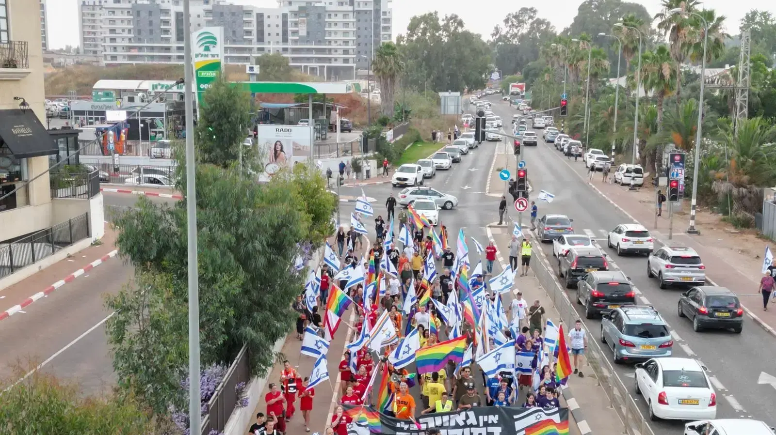 הפגנה נגד המהפכה המשפטית בצומת כרכור וזכרון שהתחילה בתהלוכות גאווה. 17 ביוני 2023 הפגנה נגד המהפכה המשפטית בצומת כרכור וזכרון שהתחילה בתהלוכות גאווה. 17 ביוני 2023