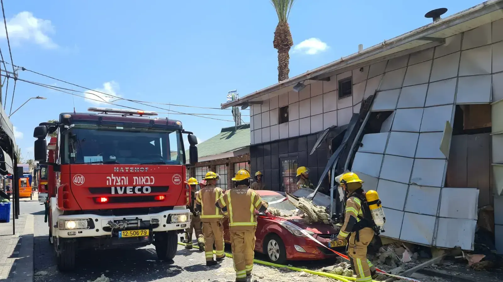 גבר נהרג לאחר שנפצע בפיצוץ בלון גז במטבח בית עסק ברחוב אלי כהן אשקלון, 18 ביוני 2023 גבר נהרג לאחר שנפצע בפיצוץ בלון גז במטבח בית עסק ברחוב אלי כהן אשקלון, 18 ביוני 2023