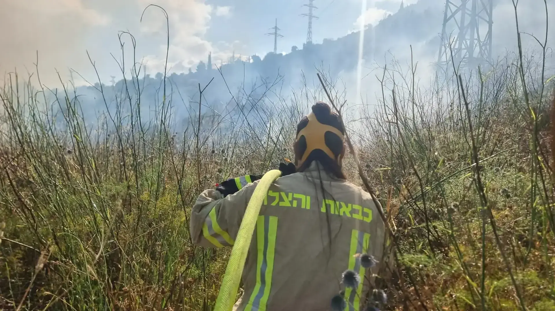 שריפה פרצה ליד ירושלים, כביש 1 נסגר לשני הכיוונים 18 ביוני 2023 שריפה פרצה ליד ירושלים, כביש 1 נסגר לשני הכיוונים 18 ביוני 2023