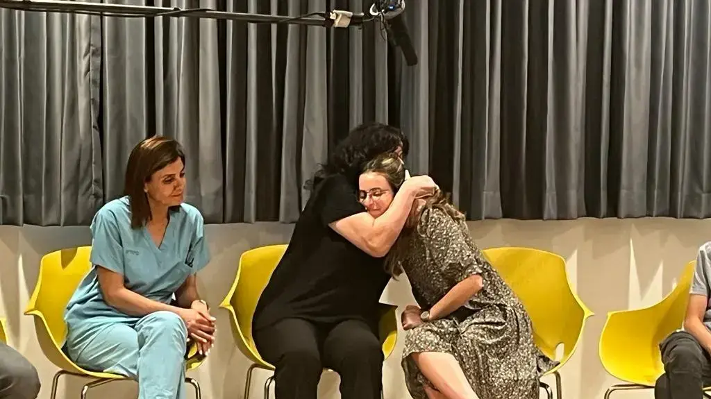 מושתלי הקרניות של הלל ויגל יניב ז"ל, נפגשו לפני זמן קצר לראשונה עם משפחת יניב 18 ביוני 2023 מושתלי הקרניות של הלל ויגל יניב ז"ל, נפגשו לפני זמן קצר לראשונה עם משפחת יניב 18 ביוני 2023