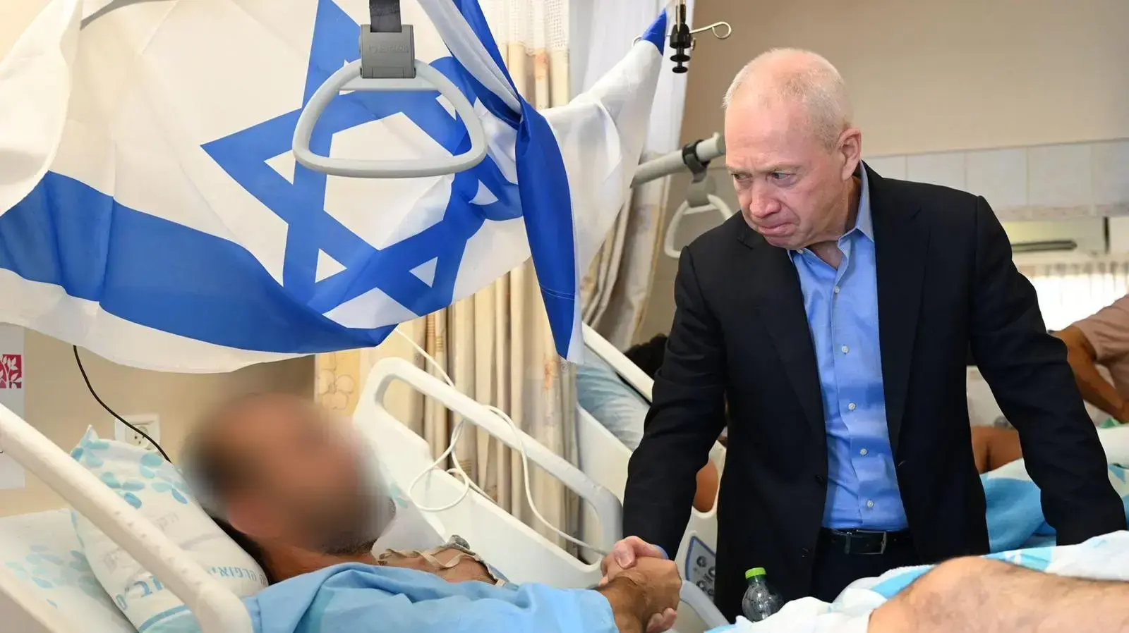 שר הביטחון גלנט ביקר את הפצועים מהמארב בג'נין אתמול 20 ביוני 2023