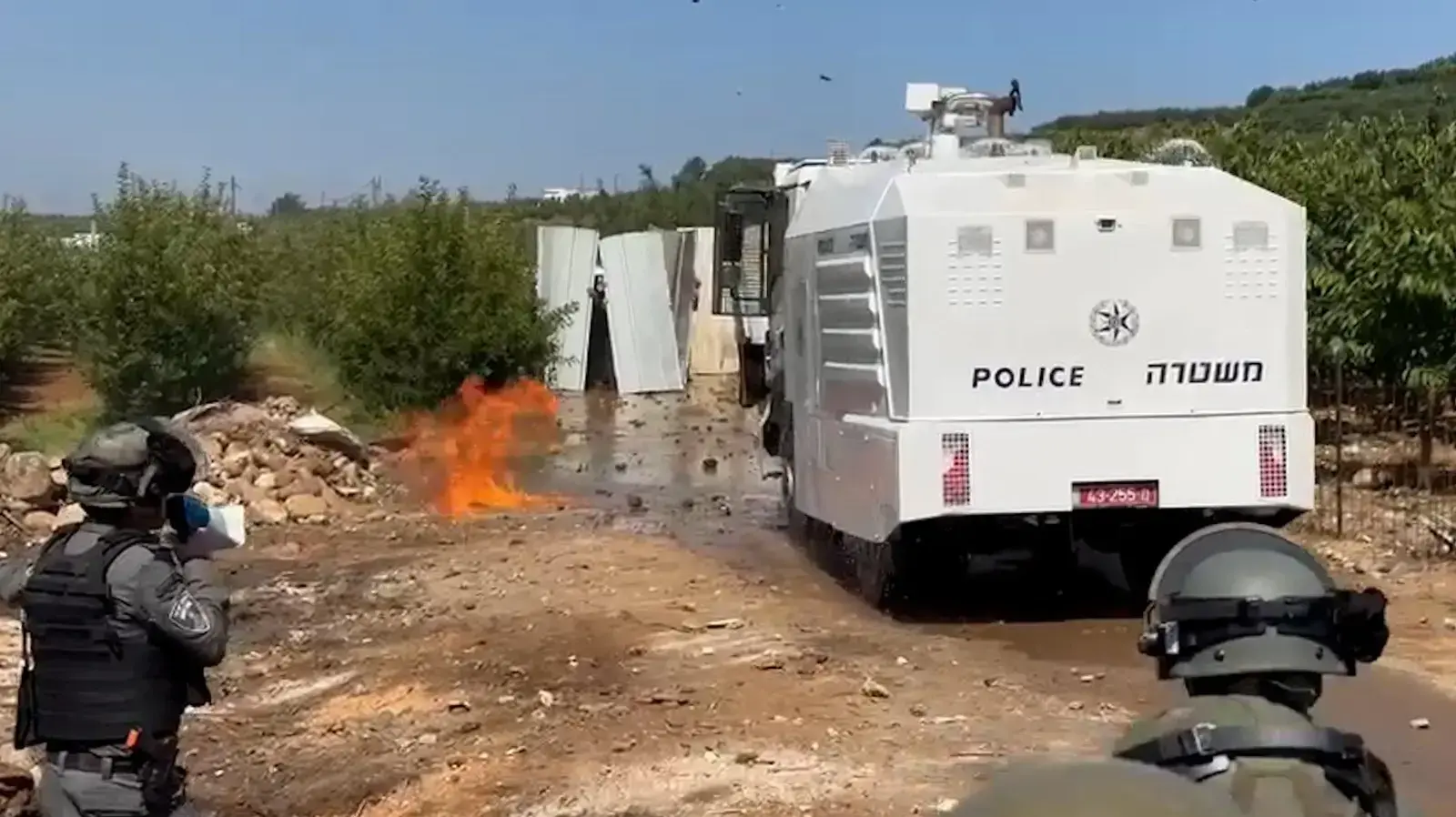 הפרות סדר של דרוזים המתנגדים לעבודות להקמת הטורבינות בצפון הגולן הפרות סדר של דרוזים המתנגדים לעבודות להקמת הטורבינות בצפון הגולן